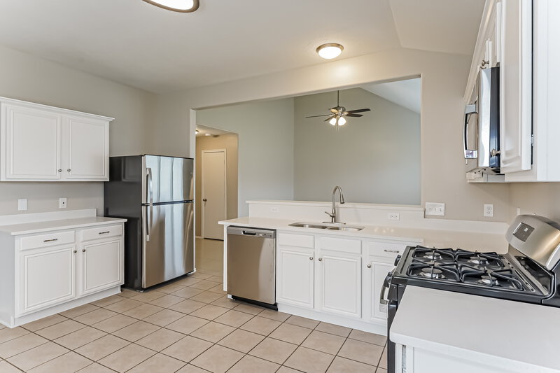 2,230/Mo, 6510 Sandy Bay Ct Katy, TX 77449 Kitchen View 2