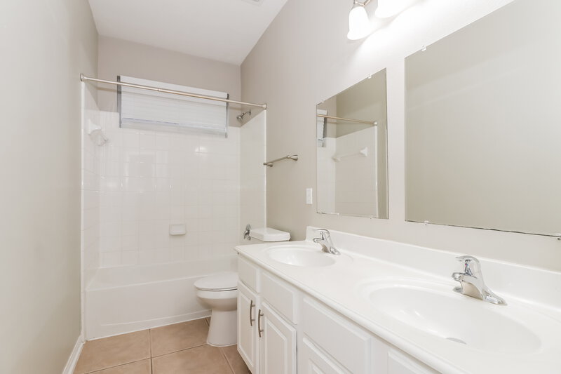 2,310/Mo, 10719 Gilford Crest Dr Spring, TX 77379 Bathroom View