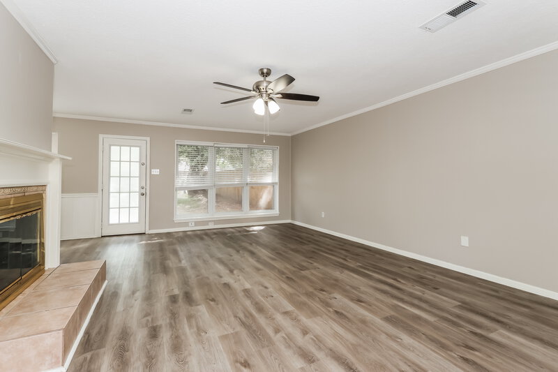 2,040/Mo, 17930 Cypress Spring Dr Spring, TX 77388 Living Room View