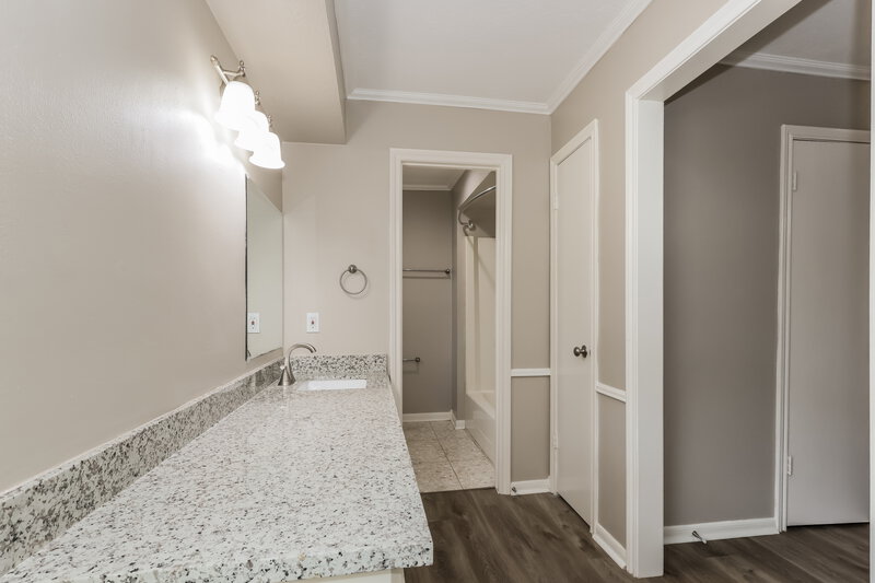 2,040/Mo, 17930 Cypress Spring Dr Spring, TX 77388 Main Bathroom View 2
