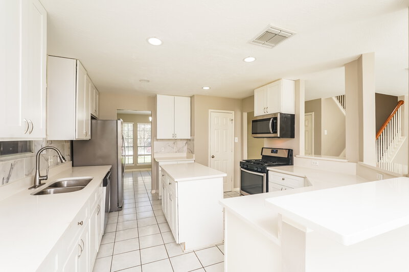 2,055/Mo, 2131 War Admiral Dr Stafford, TX 77477 Kitchen View 2