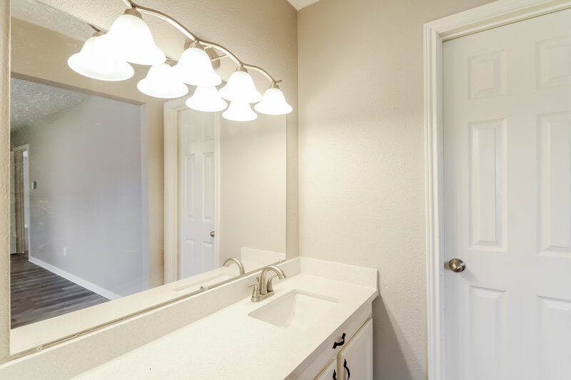 1,900/Mo, 1807 Oakwell Ln Katy, TX 77449 Bathroom View