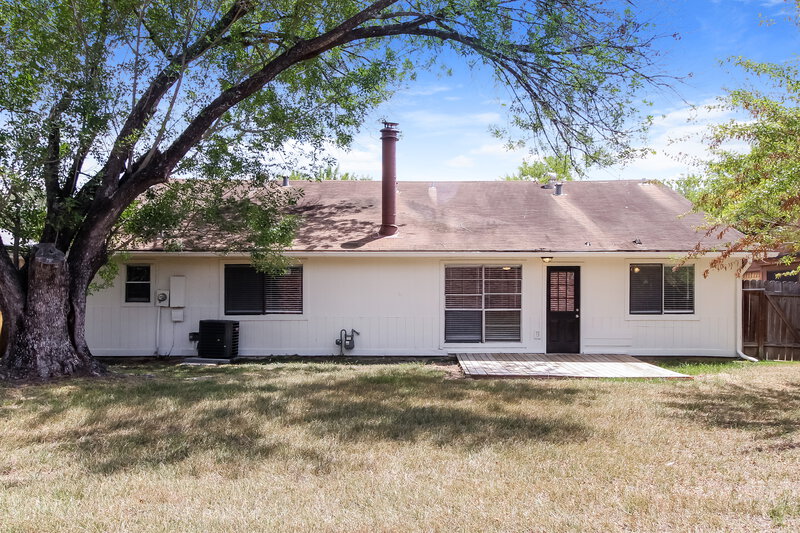 1,900/Mo, 1807 Oakwell Ln Katy, TX 77449 Rear View 2