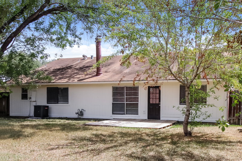 1,900/Mo, 1807 Oakwell Ln Katy, TX 77449 Rear View 3