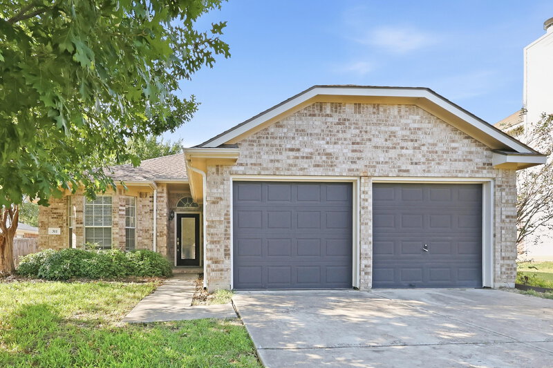 3 Bedroom House – 311 Lake View Dr, Montgomery, TX 77356