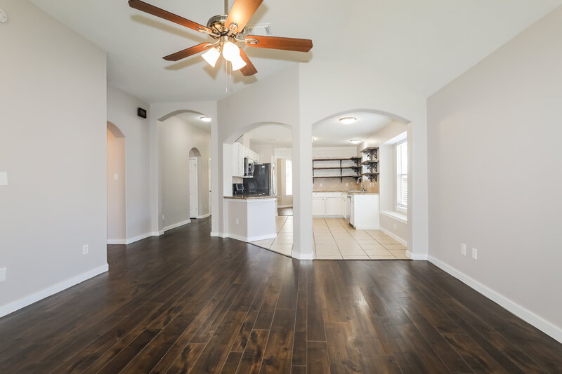 1,745/Mo, 311 Lake View Dr Montgomery, TX 77356 Living Room View 2