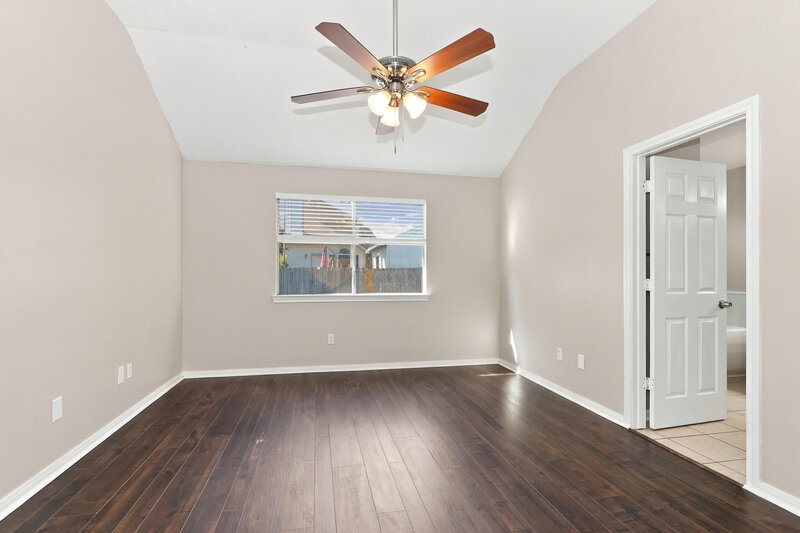 1,795/Mo, 311 Lake View Dr Montgomery, TX 77356 Primary Bedroom View 2
