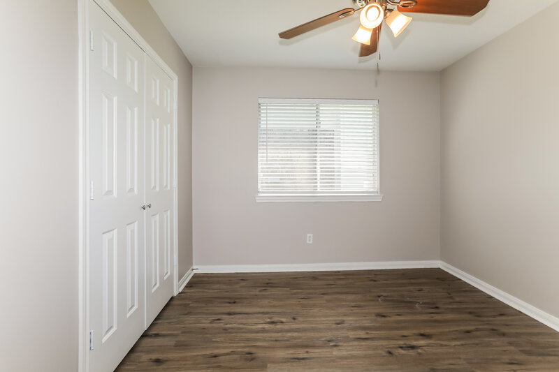 1,745/Mo, 311 Lake View Dr Montgomery, TX 77356 Bedroom View 3