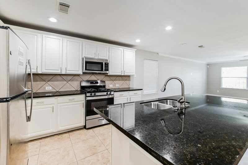 2,515/Mo, 1935 Macondray Dr Humble, TX 77396 Kitchen View