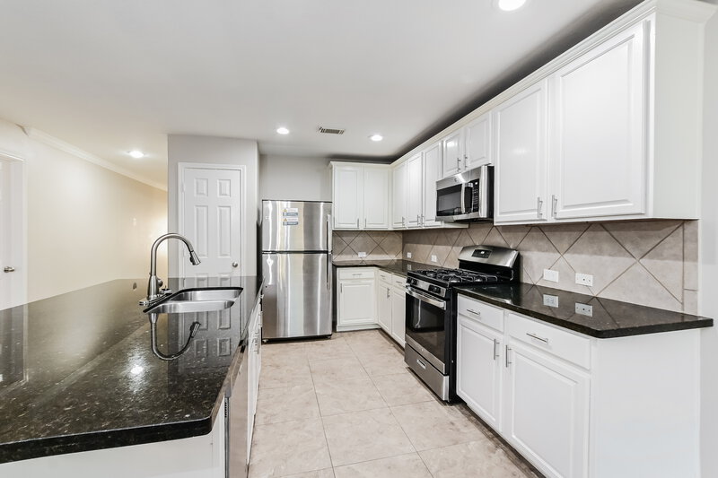 2,515/Mo, 1935 Macondray Dr Humble, TX 77396 Kitchen View 2