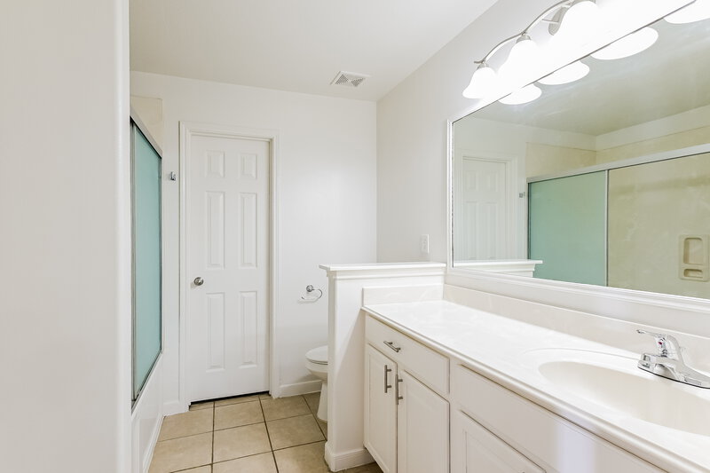 2,515/Mo, 1935 Macondray Dr Humble, TX 77396 Main Bathroom View 2