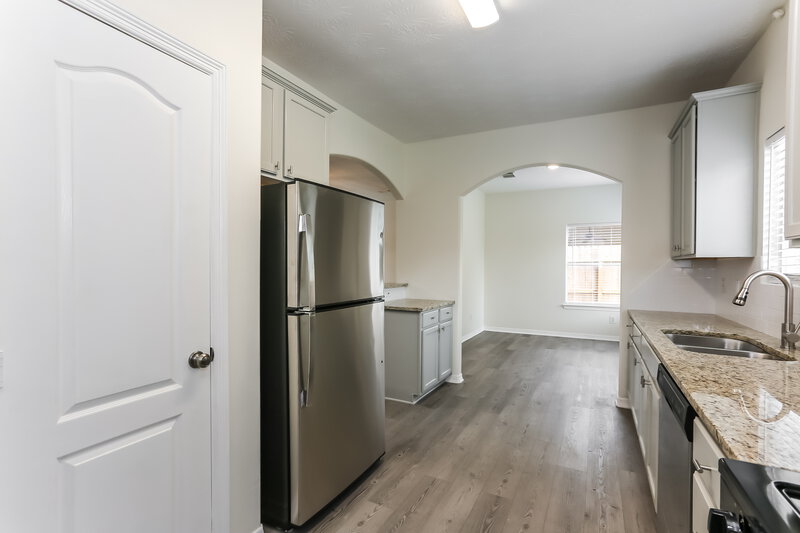 2,140/Mo, 3119 Southern Cross Ct Spring, TX 77373 Kitchen View 2