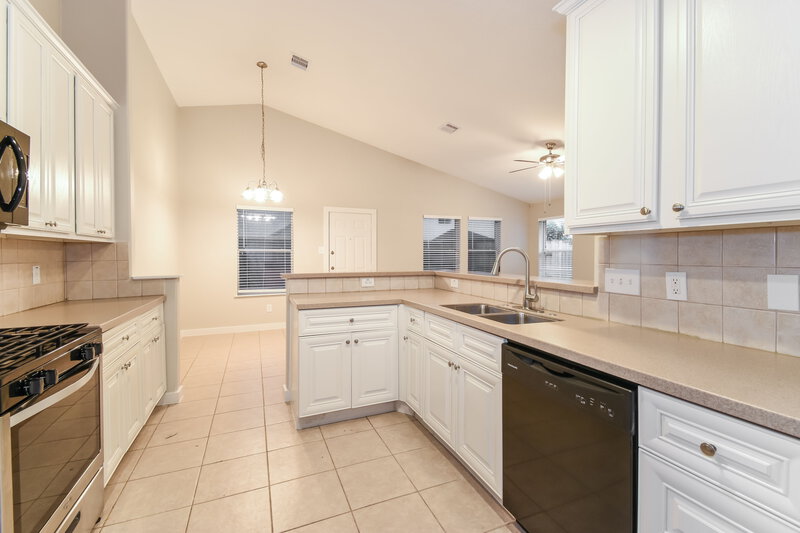 2,425/Mo, 415 Magnolia Estates Dr League City, TX 77573 Kitchen View