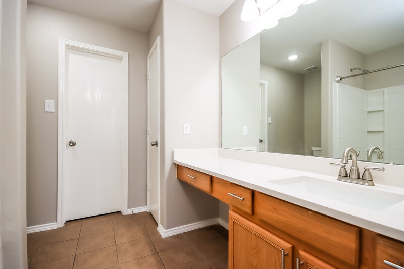 2,475/Mo, 19922 Sweet Magnolia Pl Humble, TX 77338 Main Bathroom View
