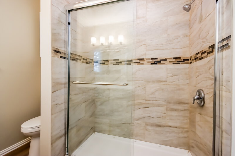 1,960/Mo, 25123 Holyoke Ln Spring, TX 77373 Main Bathroom View 2