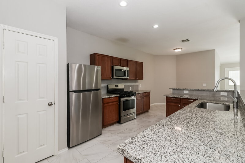 1,895/Mo, 6027 Water Violet Ln Richmond, TX 77407 Kitchen View 2