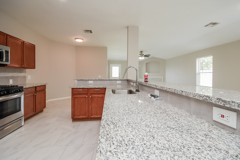 2,145/Mo, 6027 Water Violet Ln Richmond, TX 77407 Kitchen View