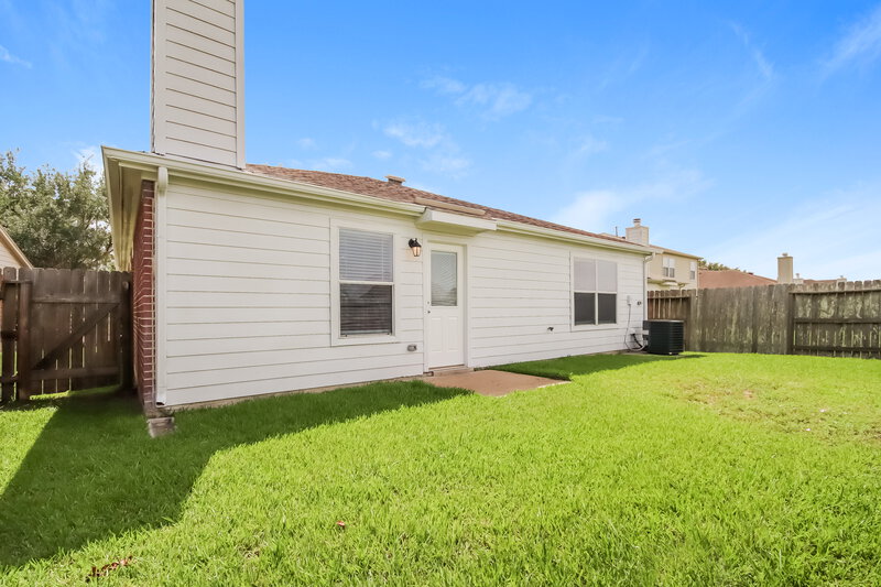 2,145/Mo, 6027 Water Violet Ln Richmond, TX 77407 Rear View