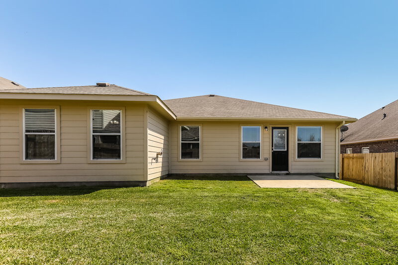 2,080/Mo, 1015 Briar Cut Off Conroe, TX 77301 Rear View