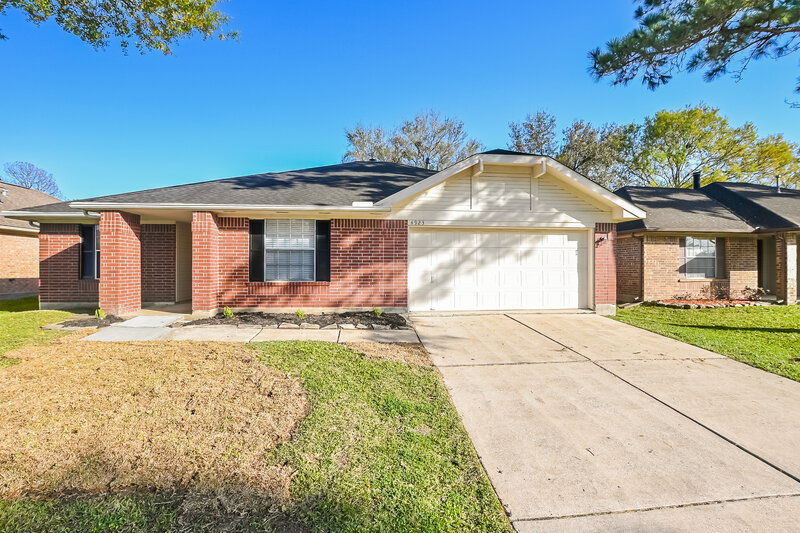2,235/Mo, 4923 Bayboro Park Dr Friendswood, TX 77546 External View