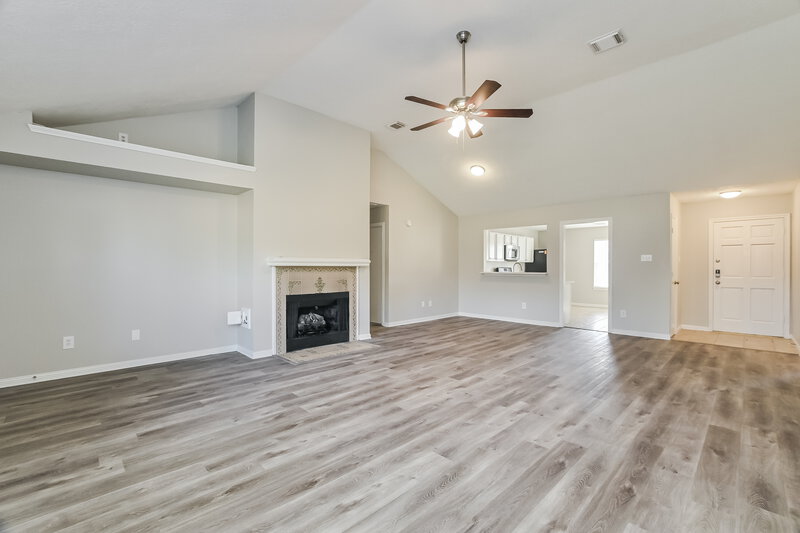 2,230/Mo, 4923 Bayboro Park Dr Friendswood, TX 77546 Living Room View