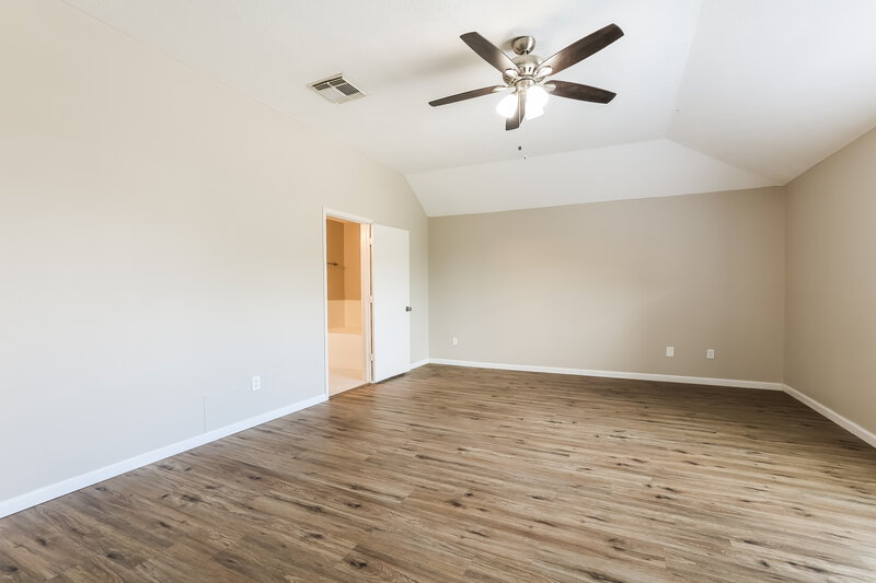 2,490/Mo, 2422 Fox River Ln Spring, TX 77386 Living Room View 2