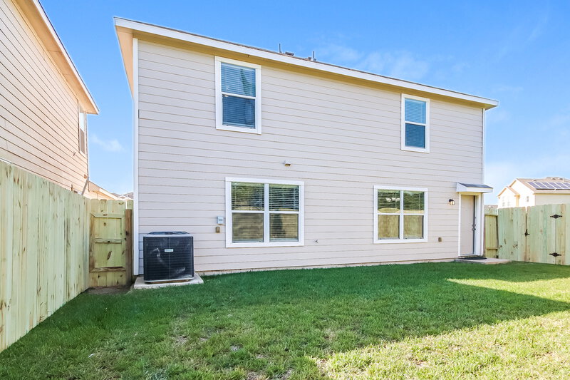 2,165/Mo, 5754 Saluda Creek Ln Houston, TX 77085 Rear View