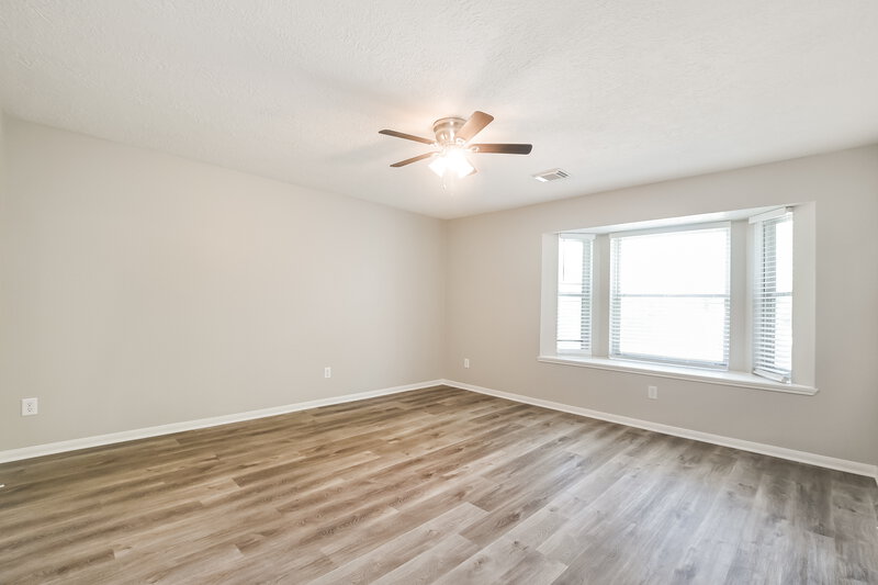 2,440/Mo, 1714 Oak Meadow Dr Kemah, TX 77565 Main Bedroom View