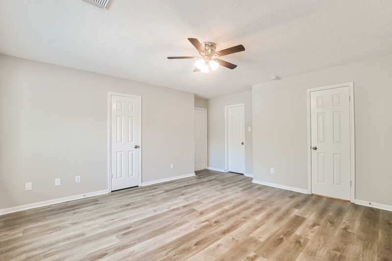 2,440/Mo, 1714 Oak Meadow Dr Kemah, TX 77565 Main Bedroom View 2