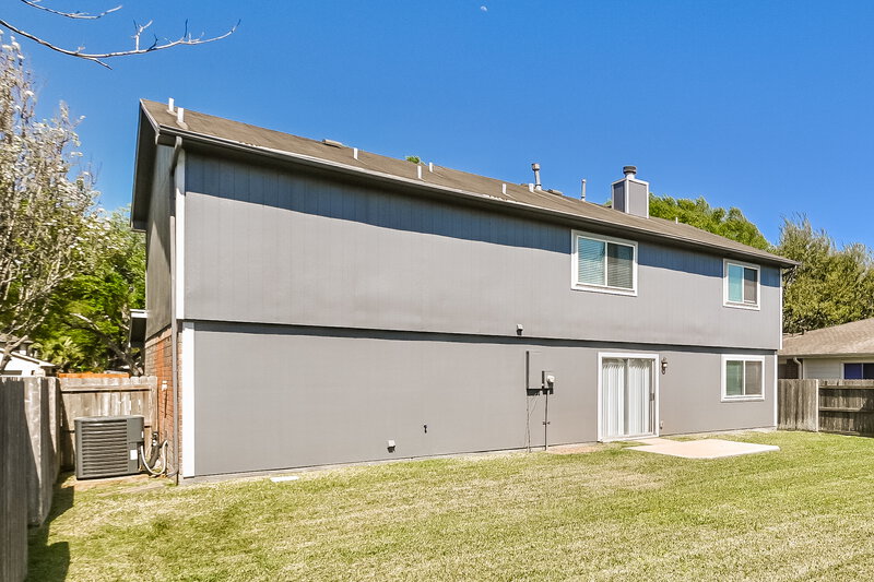 2,440/Mo, 1714 Oak Meadow Dr Kemah, TX 77565 Rear View
