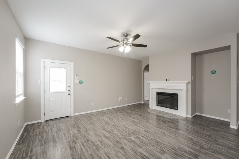 2,400/Mo, 207 Riverway Bluff Ln Richmond, TX 77406 Living Room View 3