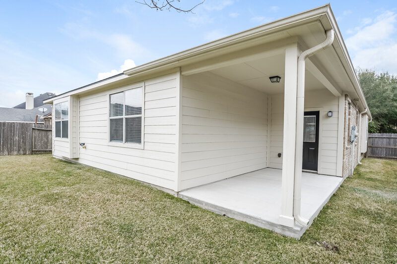 2,400/Mo, 207 Riverway Bluff Ln Richmond, TX 77406 Rear View