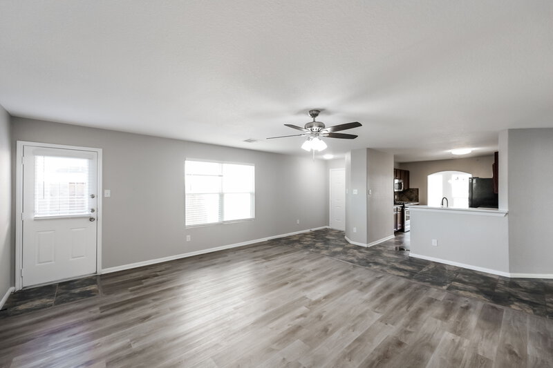 2,040/Mo, 3131 View Valley Trl Katy, TX 77493 Living Room View