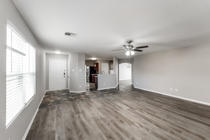 2,040/Mo, 3131 View Valley Trl Katy, TX 77493 Living Room View 2