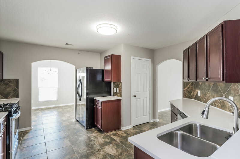 2,040/Mo, 3131 View Valley Trl Katy, TX 77493 Kitchen View 2