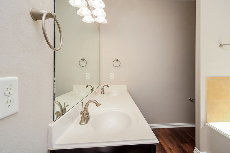 3,410/Mo, 24418 Hikers Bend Dr Katy, TX 77493 Main Bathroom View 2
