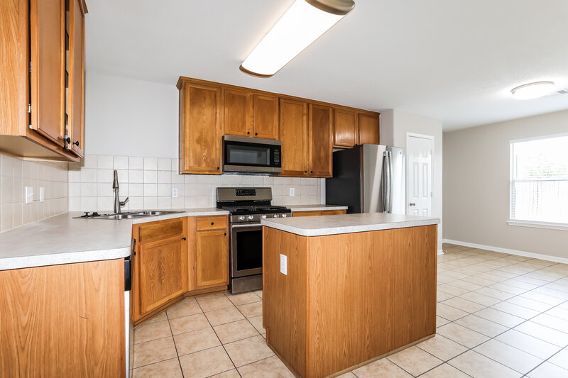 2,400/Mo, 21334 Bella Luna Ct Spring, TX 77379 Kitchen View