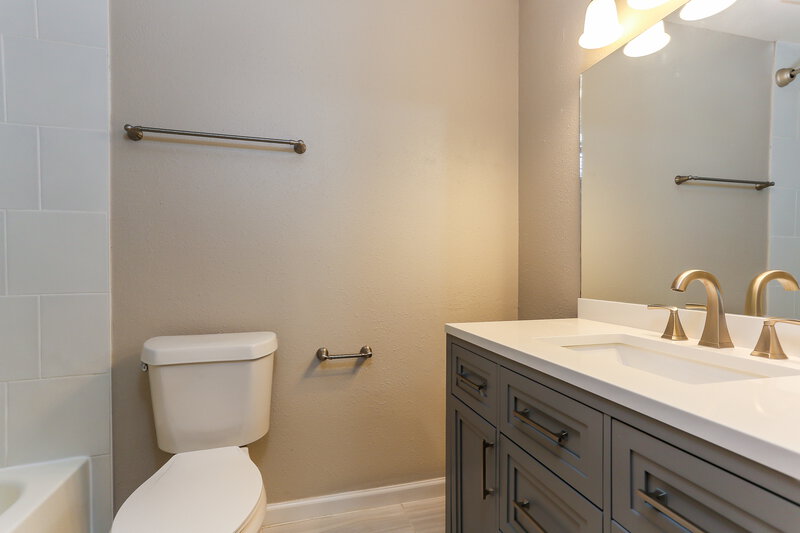 2,155/Mo, 3 Rockridge Ct Spring, TX 77381 Bathroom View
