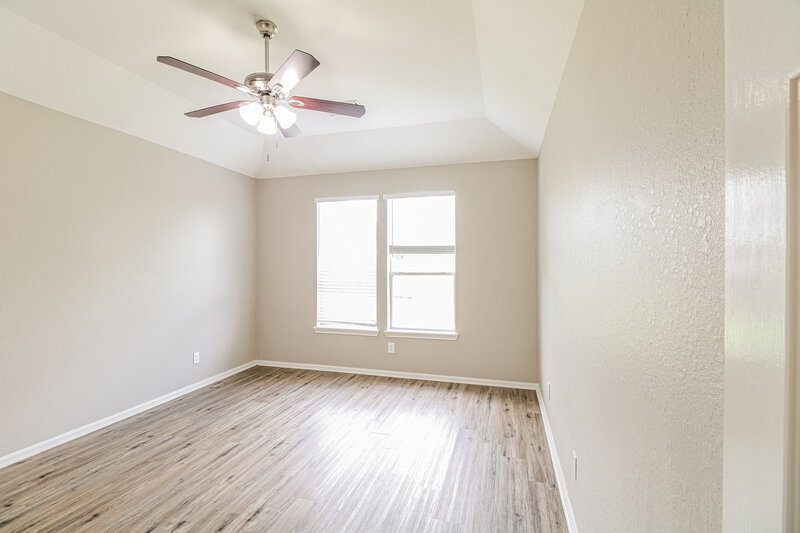 2,500/Mo, 11305 Shoal Creek Dr Pearland, TX 77584 Main Bedroom View
