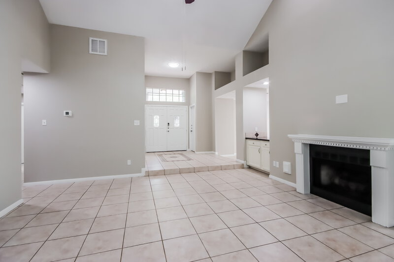2,340/Mo, 5414 Garden Village Dr Humble, TX 77339 Living Room View 2