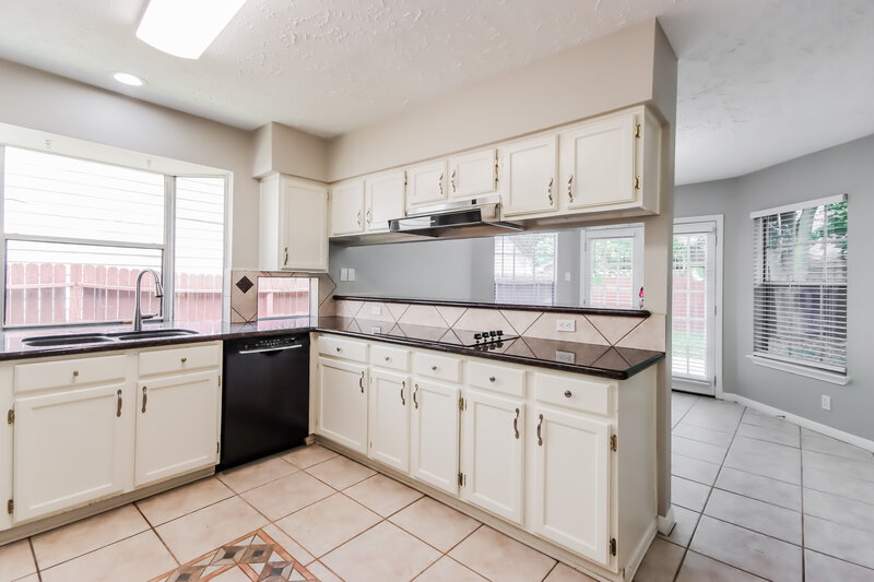 2,340/Mo, 5414 Garden Village Dr Humble, TX 77339 Kitchen View