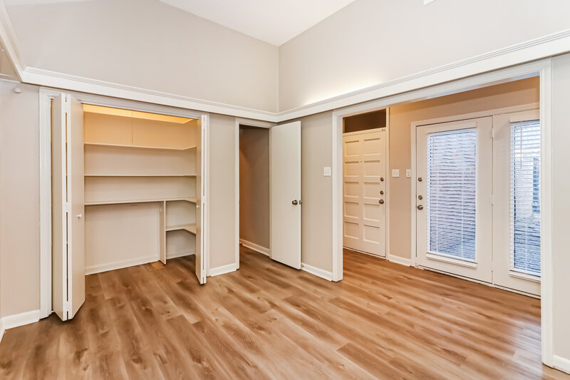 2,365/Mo, 2951 Lakeview Dr Missouri City, TX 77459 Living Room View
