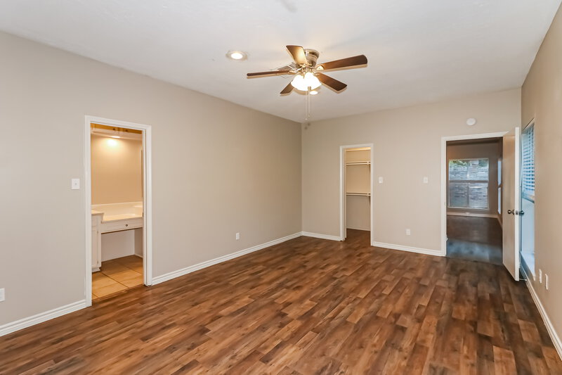 2,365/Mo, 2951 Lakeview Dr Missouri City, TX 77459 Main Bedroom View 2