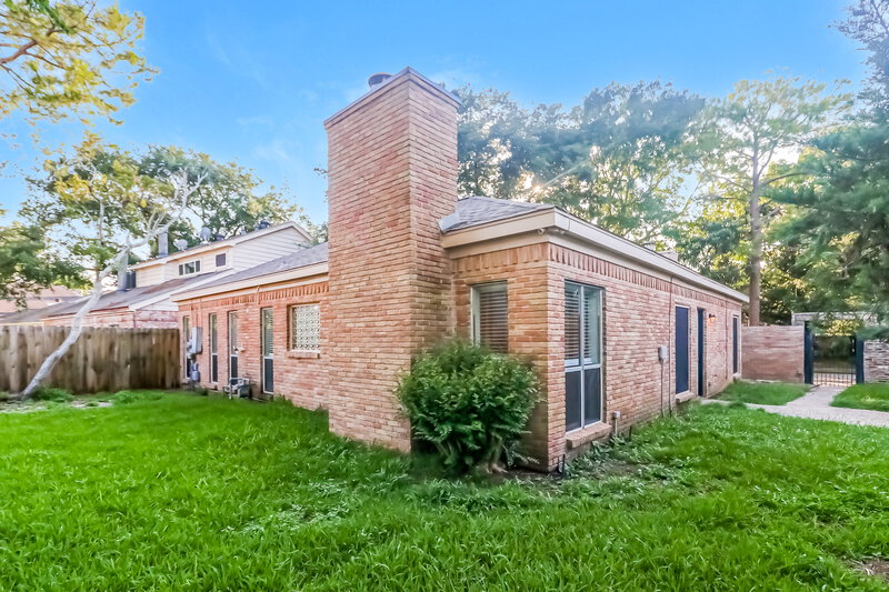 2,365/Mo, 2951 Lakeview Dr Missouri City, TX 77459 Rear View