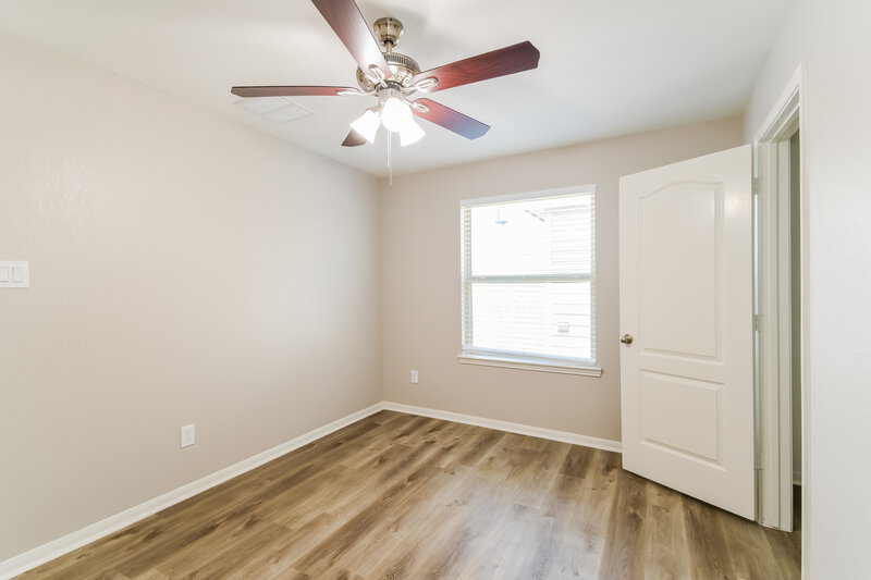 2,320/Mo, 5106 Bay Ln Bacliff, TX 77518 Bedroom View