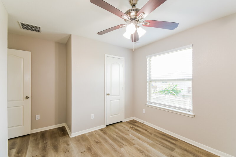 2,320/Mo, 5106 Bay Ln Bacliff, TX 77518 Bedroom View 2