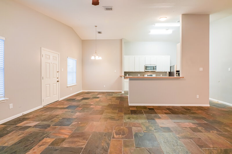 2,340/Mo, 5808 Orchard Spring Ct Pearland, TX 77581 Living Room View 3