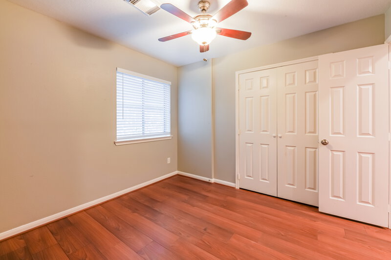 2,340/Mo, 5808 Orchard Spring Ct Pearland, TX 77581 Bedroom View 2