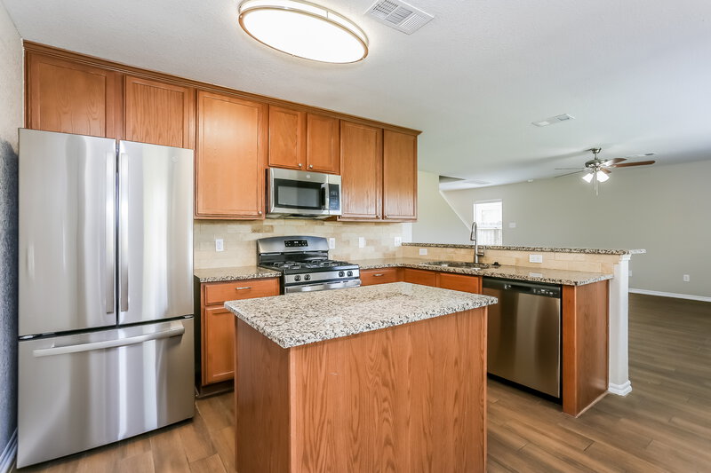 2,130/Mo, 12039 Green Coral Dr Houston, TX 77044 Kitchen View 2