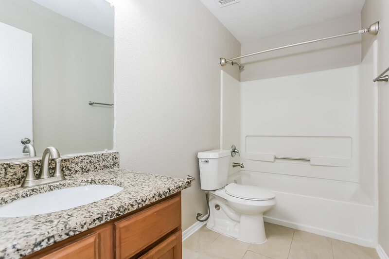 2,130/Mo, 12039 Green Coral Dr Houston, TX 77044 Bathroom View